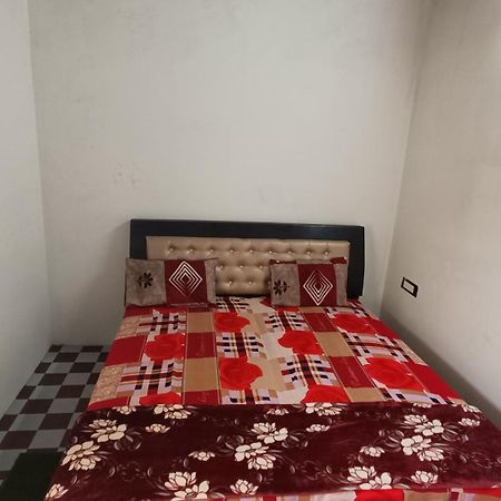 Keshav Narayan Home Stay Матхура Екстер'єр фото
