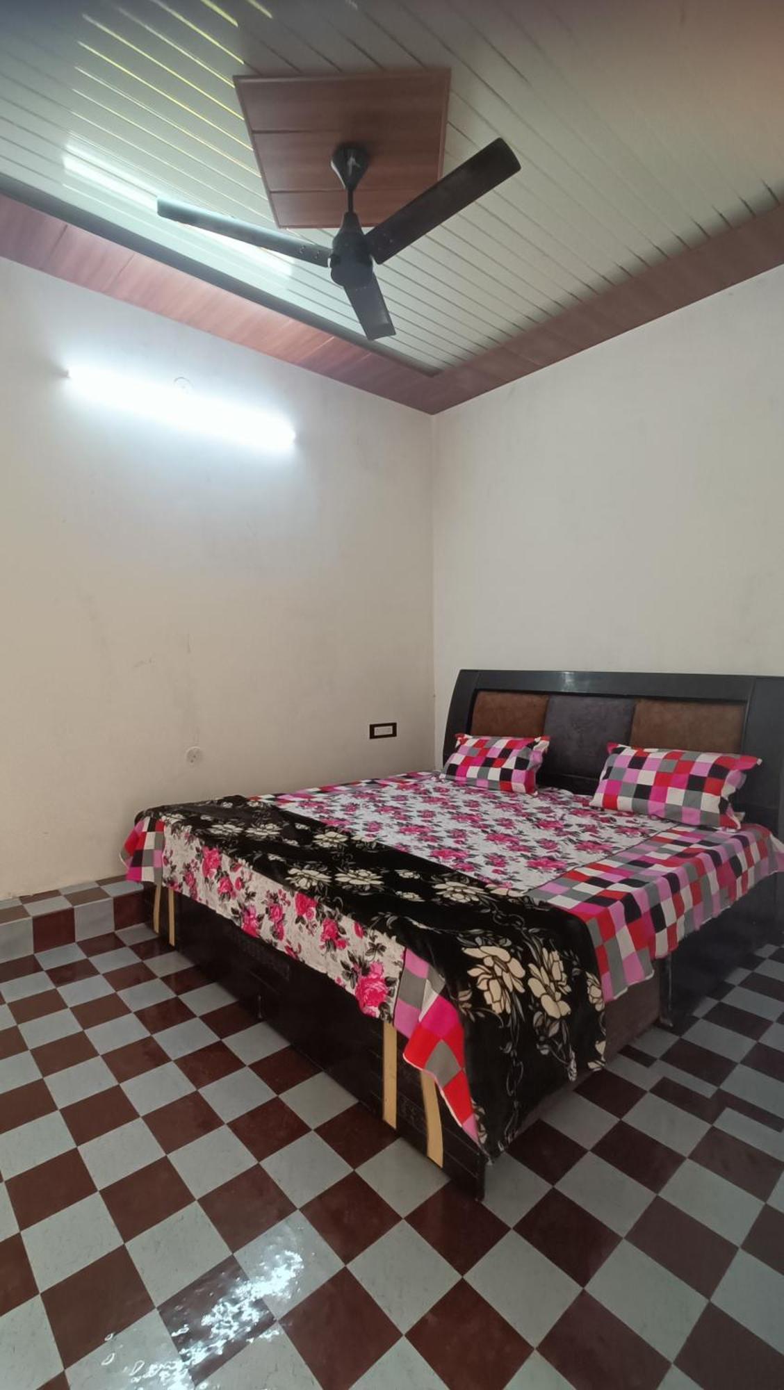 Keshav Narayan Home Stay Матхура Екстер'єр фото